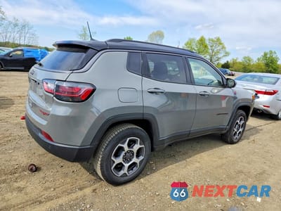 Trzecie zdjęcie samochodu z tyłu: 2022 JEEP COMPASS TRAILHAWK VIN:3C4NJDDB7NT148212 - miniatura