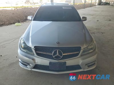 Piąte zdjęcie samochodu w środku: 2012 MERCEDES-BENZ C 250 VIN:WDDGF4HBXCA668130 - miniatura