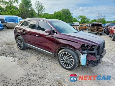Czwarte zdjęcie samochodu z boku: 2020 LINCOLN NAUTILUS RESERVE VIN:2LMPJ8K93LBL12175 - miniatura