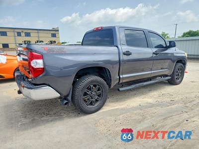Trzecie zdjęcie samochodu z tyłu: 2016 TOYOTA TUNDRA CREWMAX SR5 VIN:5TFEM5F15GX102340 - miniatura