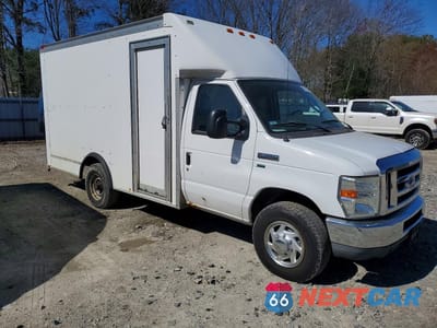 Czwarte zdjęcie samochodu z boku: 2010 FORD E350 DELIVERY TRUCK VIN:1FDSE3FL8ADB00155 - miniatura