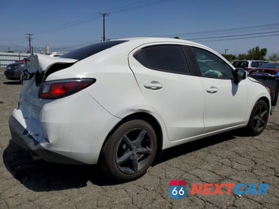 Trzecie zdjęcie samochodu z tyłu: 2017 TOYOTA YARIS IA BASE VIN:3MYDLBYV0HY149953 - miniatura