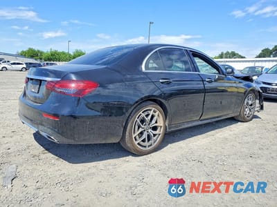 Trzecie zdjęcie samochodu z tyłu: 2021 MERCEDES-BENZ E 350 VIN:W1KZF8DB8MA874120 - miniatura