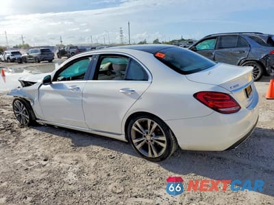 Drugie zdjęcie samochodu z przodu: 2016 MERCEDES-BENZ C 300 VIN:55SWF4JB3GU161758 - miniatura