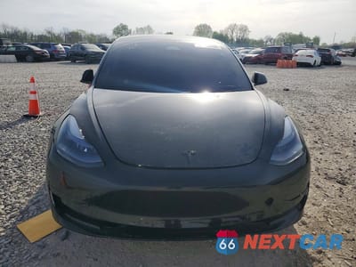 Piąte zdjęcie samochodu w środku: 2023 TESLA MODEL 3 VIN:5YJ3E1EAXPF625281 - miniatura