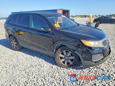 Czwarte zdjęcie samochodu z boku: 2012 KIA SORENTO LX VIN:5XYKT3A16CG192001 - miniatura