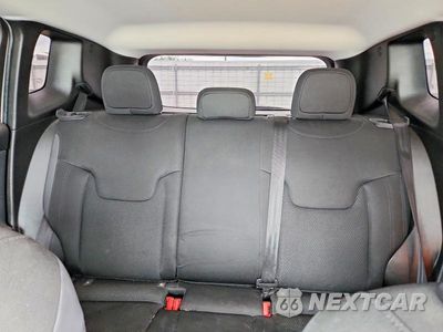 Zdjęcie 10 z 13 samochodu: 2018 JEEP RENEGADE VIN:ZACCJABB0JPJ61553 - miniatura