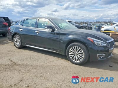 Czwarte zdjęcie samochodu z boku: 2016 INFINITI Q70L 3.7 VIN:JN1BY1PR6GM720498 - miniatura