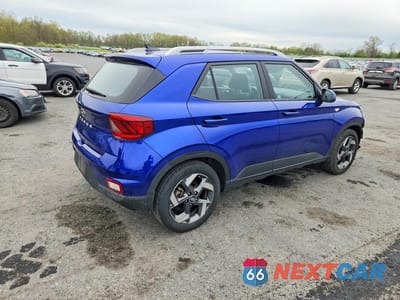 Trzecie zdjęcie samochodu z tyłu: 2021 HYUNDAI VENUE SEL VIN:KMHRC8A38MU084939 - miniatura