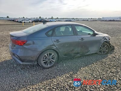 Trzecie zdjęcie samochodu z tyłu: 2022 KIA FORTE LXS VIN:3KPF24AD5NE497039 - miniatura