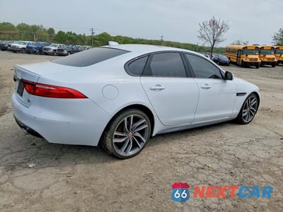 Trzecie zdjęcie samochodu z tyłu: 2016 JAGUAR XF S VIN:SAJBG4BV8GCY06179 - miniatura