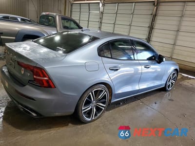 Trzecie zdjęcie samochodu z tyłu: 2019 VOLVO S60 T8 R-DESIGN VIN:7JRBR0FM8KG018010 - miniatura
