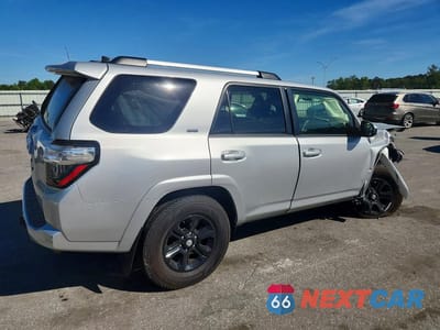 Trzecie zdjęcie samochodu z tyłu: 2024 TOYOTA 4RUNNER SR5 VIN:JTEEU5JR3R5311373 - miniatura