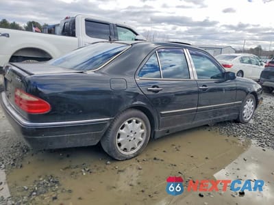 Trzecie zdjęcie samochodu z tyłu: 1996 MERCEDES-BENZ E 300D VIN:WDBJF20F5TJ013892 - miniatura