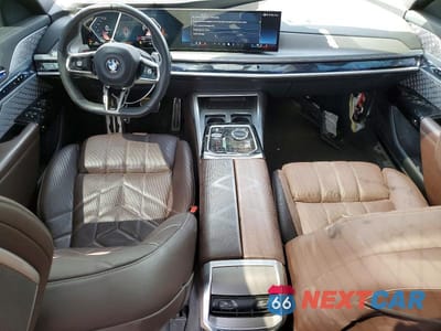 Zdjęcie 8 z 12 samochodu: 2023 BMW 760 XI VIN:WBA33EJ09PCM12276 - miniatura
