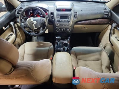 Zdjęcie 8 z 13 samochodu: 2014 KIA SORENTO LX VIN:5XYKT3A66EG496315 - miniatura