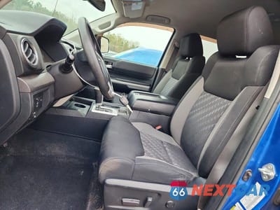 Zdjęcie 7 z 12 samochodu: 2018 TOYOTA TUNDRA CREWMAX SR5 VIN:5TFDW5F11JX698737 - miniatura