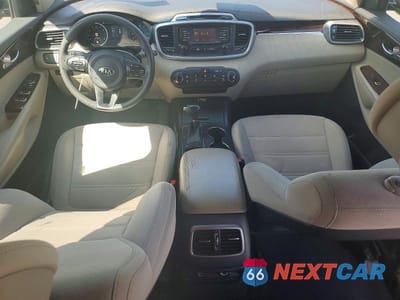 Zdjęcie 8 z 13 samochodu: 2016 KIA SORENTO LX VIN:5XYPG4A3XGG027043 - miniatura