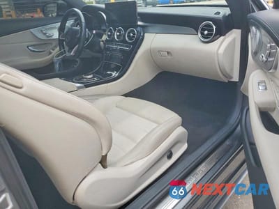 Zdjęcie 8 z 11 samochodu: 2017 MERCEDES-BENZ C 300 4MATIC VIN:WDDWJ4KB4HF387325 - miniatura