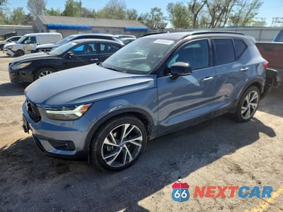 2020 VOLVO XC40 T5 R-DESIGN YV4162UM5L2183882 - główne zdjęcie licytacji z USA - miniatura