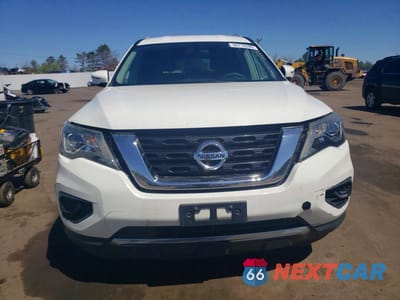 Piąte zdjęcie samochodu w środku: 2017 NISS PATHFINDER S VIN:5N1DR2MM4HC682886 - miniatura