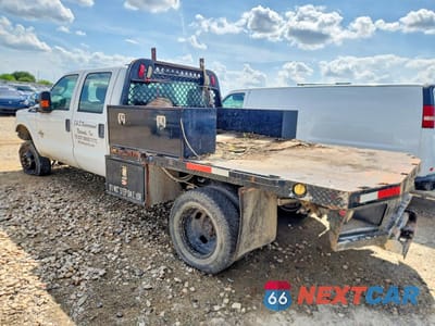 Drugie zdjęcie samochodu z przodu: 2015 FORD F350 SUPER DUTY FLATBED TRUCK VIN:1FD8W3HT5FEB54132 - miniatura