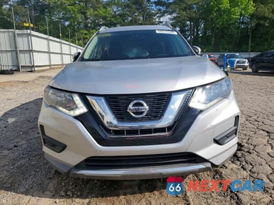Piąte zdjęcie samochodu w środku: 2017 NISSAN ROGUE SV VIN:KNMAT2MT7HP567921 - miniatura