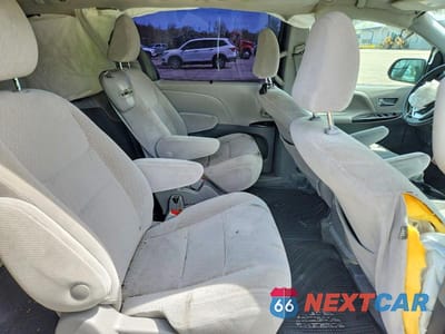 Zdjęcie 11 z 14 samochodu: 2020 TOYOTA SIENNA LE VIN:5TDKZ3DC2LS023530 - miniatura