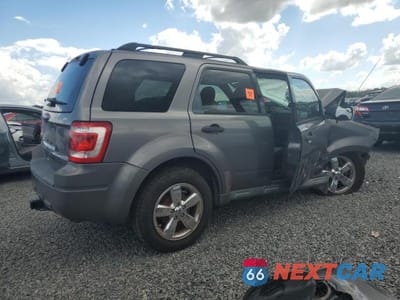 Trzecie zdjęcie samochodu z tyłu: 2010 FORD ESCAPE XLT VIN:1FMCU0D73AKD42729 - miniatura