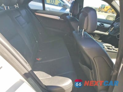 Zdjęcie 10 z 12 samochodu: 2010 MERCEDES-BENZ C 300 VIN:WDDGF5EB4AR087070 - miniatura