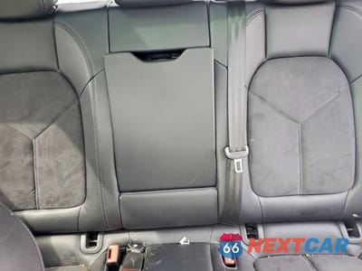 Zdjęcie 10 z 13 samochodu: 2017 PORSCHE MACAN VIN:WP1AA2A5XHLB81401 - miniatura