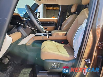 Zdjęcie 7 z 13 samochodu: 2025 LAND ROVER DEFENDER 130 S VIN:SALEJFEU0S2433013 - miniatura
