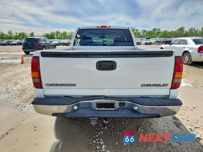 Zdjęcie 6 z 11 samochodu: 2002 CHEVROLET SILVERADO C1500 VIN:2GCEC19T021157017 - miniatura