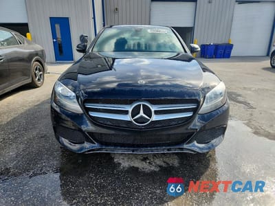 Piąte zdjęcie samochodu w środku: 2018 MERCEDES-BENZ C 300 VIN:55SWF4JB3JU250589 - miniatura