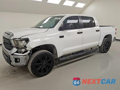 2020 TOYOTA TUNDRA CREWMAX SR5 5TFEY5F11LX261435 - główne zdjęcie licytacji z USA - miniatura