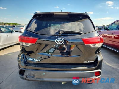 Zdjęcie 6 z 12 samochodu: 2019 TOYOTA HIGHLANDER XLE VIN:5TDJZRFHXKS573838 - miniatura