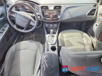 Zdjęcie 8 z 12 samochodu: 2012 CHRYSLER 200 LX VIN:1C3CCBAB8CN105817 - miniatura