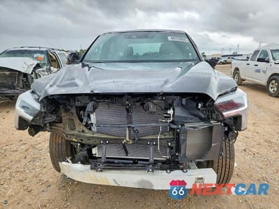 Piąte zdjęcie samochodu w środku: 2026 TOYOTA TUNDRA SR VIN:5TFKB5DB0TX345567 - miniatura