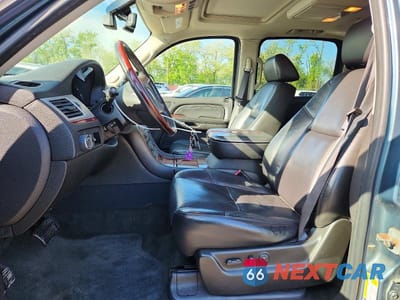 Zdjęcie 7 z 13 samochodu: 2008 CADILLAC ESCALADE ESV VIN:1GYFK66848R167659 - miniatura