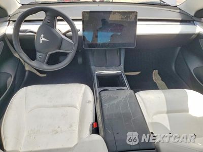 Zdjęcie 8 z 12 samochodu: 2023 TESLA MODEL 3 VIN:5YJ3E1EAXPF652030 - miniatura