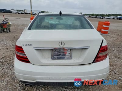 Zdjęcie 6 z 13 samochodu: 2012 MERCEDES-BENZ C 250 VIN:WDDGF4HB5CA626545 - miniatura