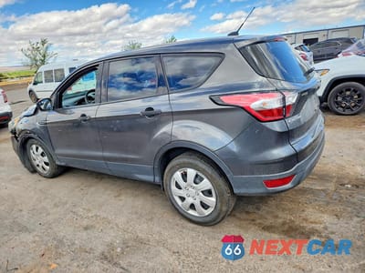 Drugie zdjęcie samochodu z przodu: 2018 FORD ESCAPE S VIN:1FMCU0F71JUB12964 - miniatura