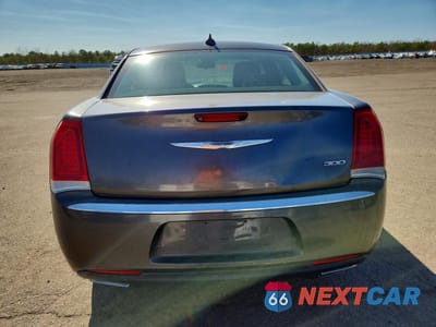 Zdjęcie 6 z 11 samochodu: 2016 CHRYSLER 300 LIMITED VIN:2C3CCAAG4GH189445 - miniatura