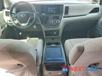 Zdjęcie 8 z 12 samochodu: 2016 TOYOTA SIENNA LE 8-PASSENGER VIN:5TDKK3DC3GS692481 - miniatura