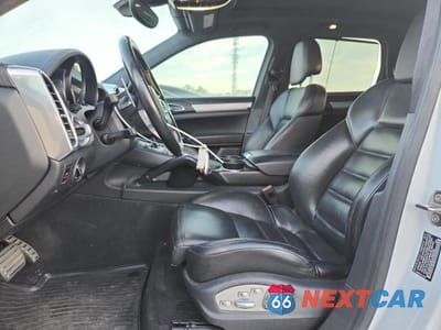 Zdjęcie 7 z 13 samochodu: 2015 PORSCHE CAYENNE TURBO VIN:WP1AC2A26FLA80496 - miniatura