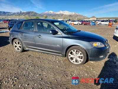 Czwarte zdjęcie samochodu z boku: 2008 MAZDA 3 HATCHBACK VIN:JM1BK344381144195 - miniatura