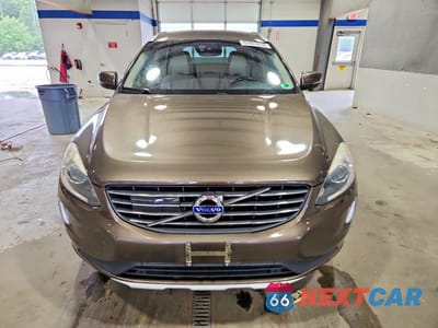 Piąte zdjęcie samochodu w środku: 2015 VOLVO XC60 T5 PLATINUM VIN:YV4612RMXF2634760 - miniatura