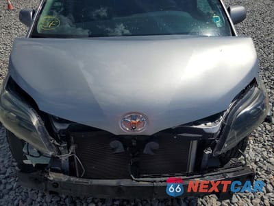 Zdjęcie 12 z 14 samochodu: 2015 TOYOTA SIENNA SPORT VIN:5TDXK3DCXFS677965 - miniatura