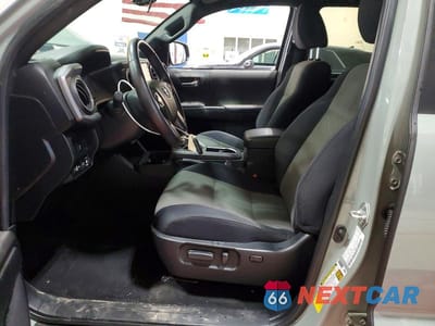Zdjęcie 7 z 11 samochodu: 2022 TOYOTA TACOMA DOUBLE CAB VIN:3TMCZ5AN1NM471332 - miniatura