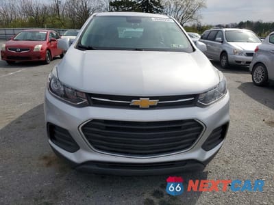 Piąte zdjęcie samochodu w środku: 2019 CHEVROLET TRAX LS VIN:3GNCJKSBXKL137769 - miniatura
